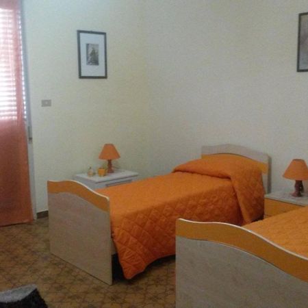 B&B Irma Olivarella-Corriolo Chambre photo